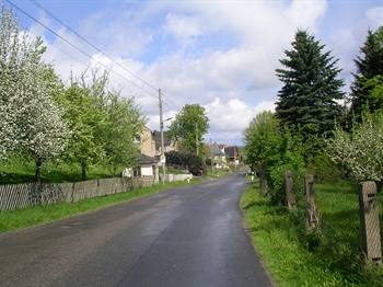 Borlas-Oberdorf-Hauptstraße.JPG